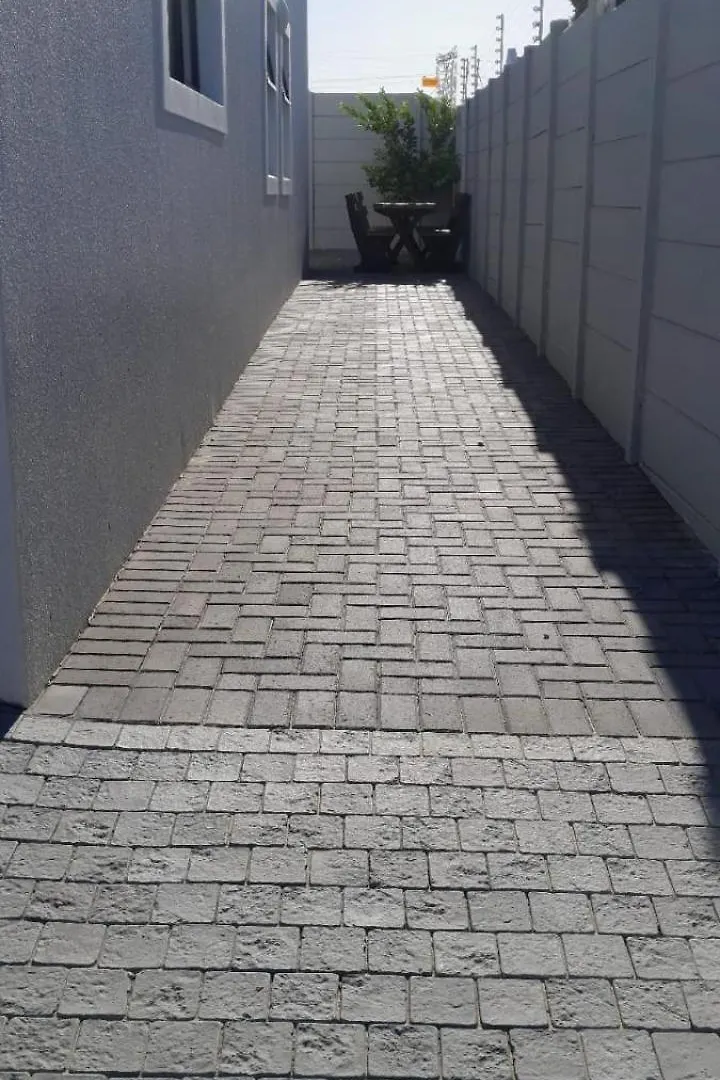 Sunningdale White House Accomodations Cape Town